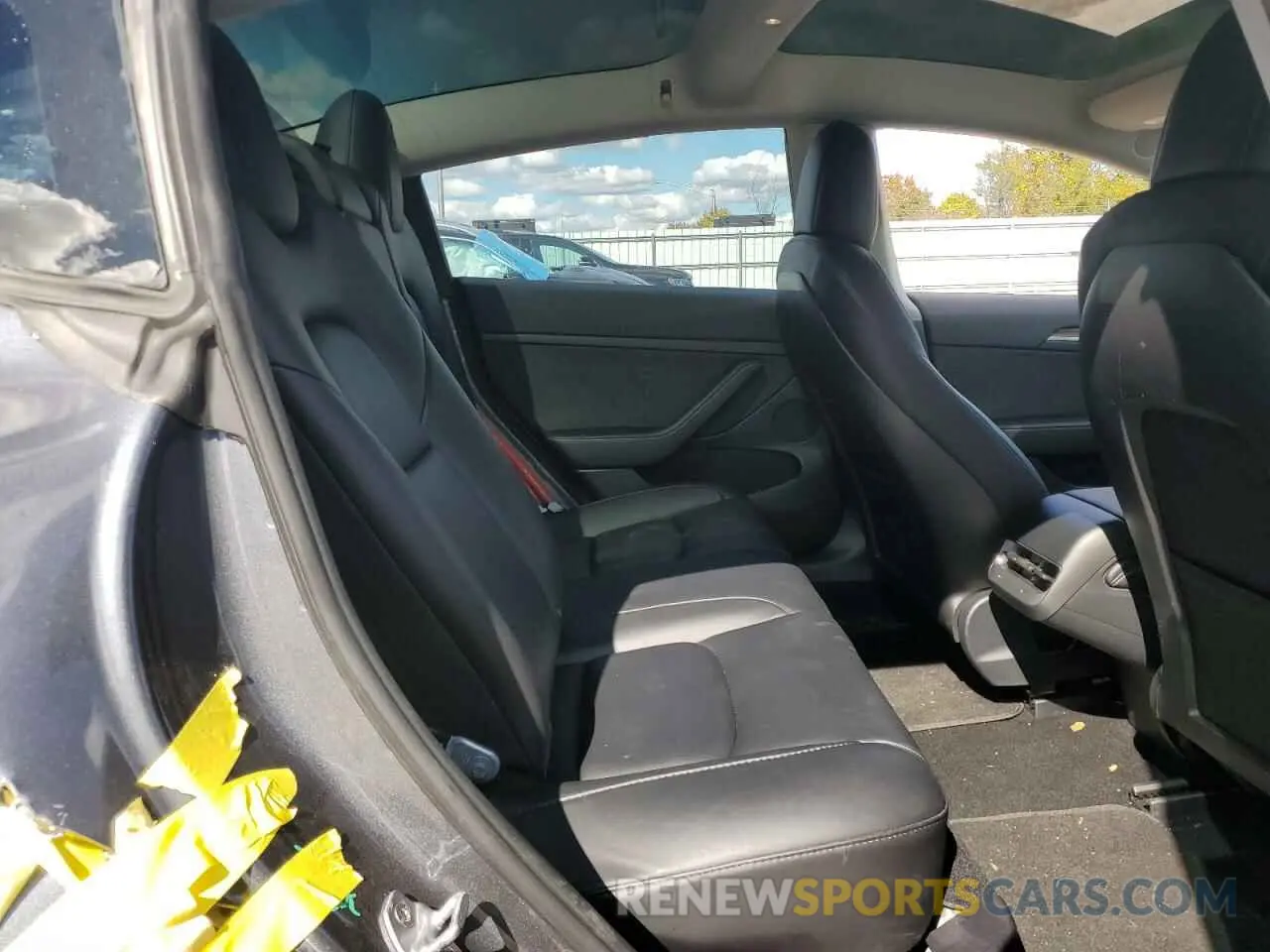 10 Photograph of a damaged car 5YJ3E1EA6NF346651 TESLA MODEL 3 2022