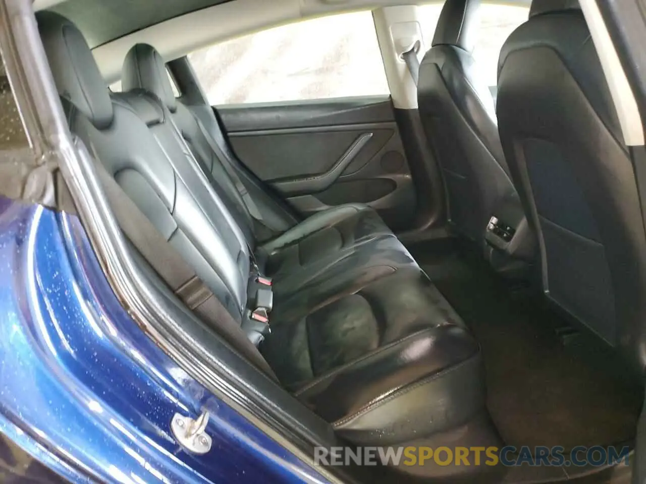 10 Photograph of a damaged car 5YJ3E1EA6NF369198 TESLA MODEL 3 2022