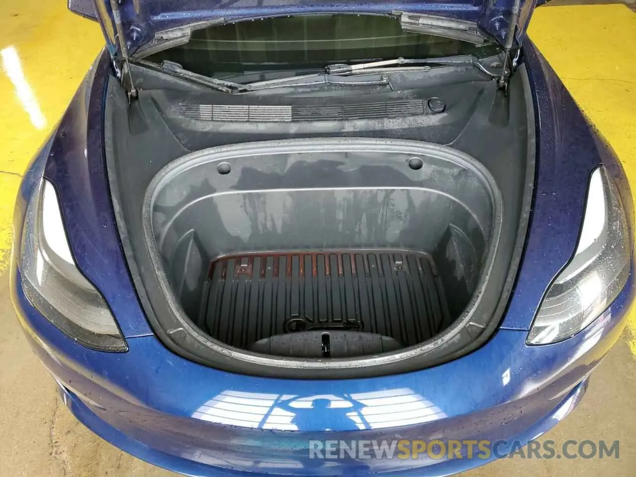 11 Photograph of a damaged car 5YJ3E1EA6NF369198 TESLA MODEL 3 2022