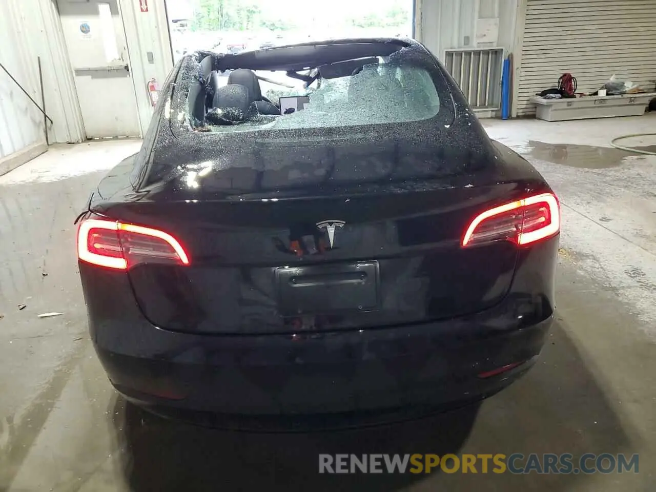 6 Photograph of a damaged car 5YJ3E1EA6NF369993 TESLA MODEL 3 2022