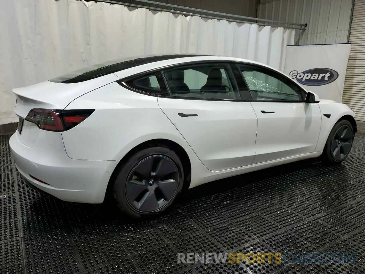 3 Photograph of a damaged car 5YJ3E1EA6NF370092 TESLA MODEL 3 2022