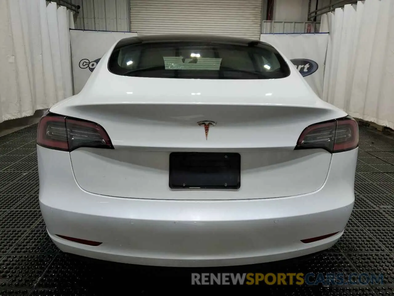 6 Photograph of a damaged car 5YJ3E1EA6NF370092 TESLA MODEL 3 2022