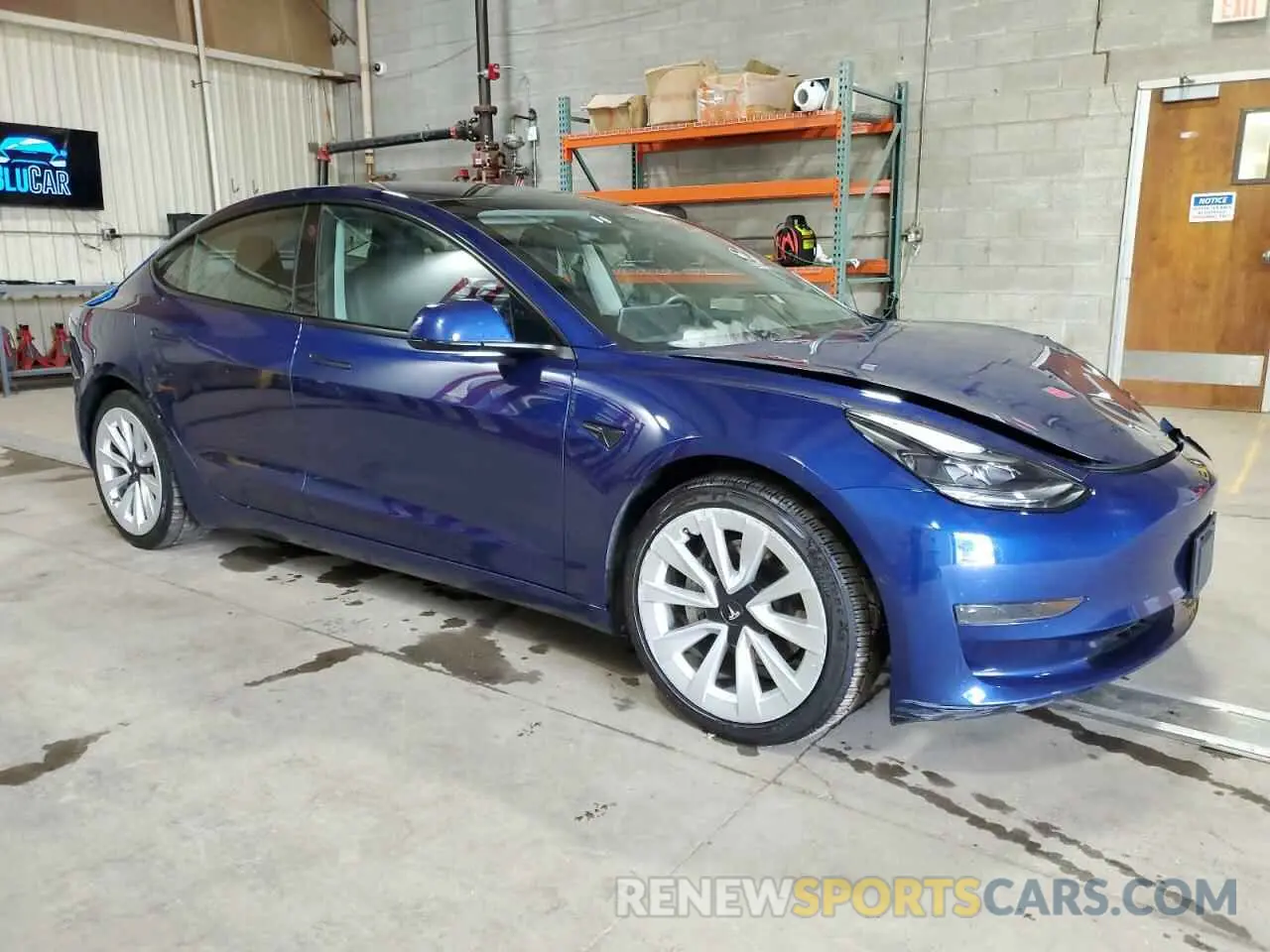 4 Photograph of a damaged car 5YJ3E1EA6NF370786 TESLA MODEL 3 2022