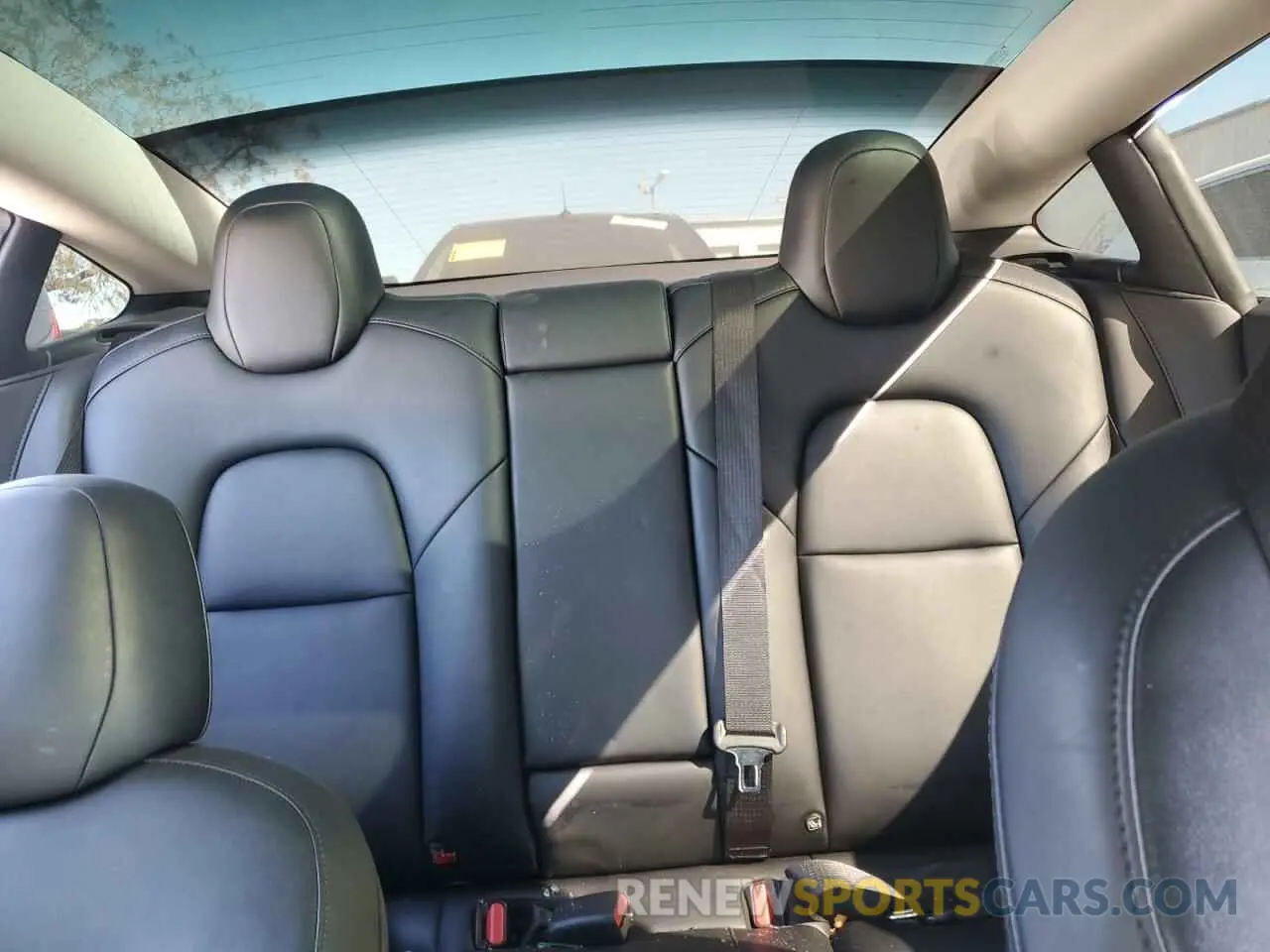 10 Photograph of a damaged car 5YJ3E1EA6NF370867 TESLA MODEL 3 2022