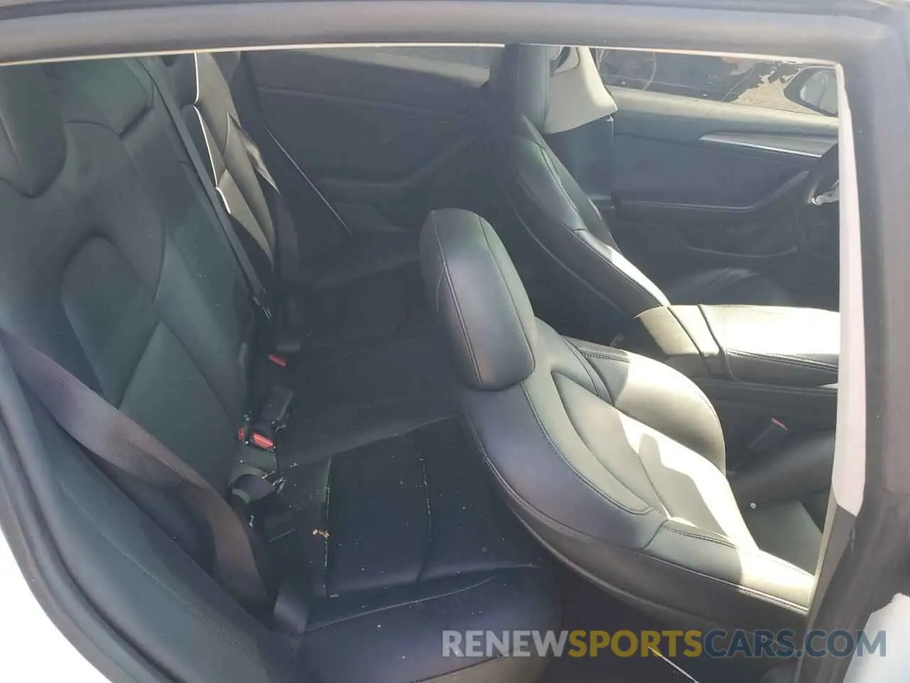 12 Photograph of a damaged car 5YJ3E1EA6NF370867 TESLA MODEL 3 2022