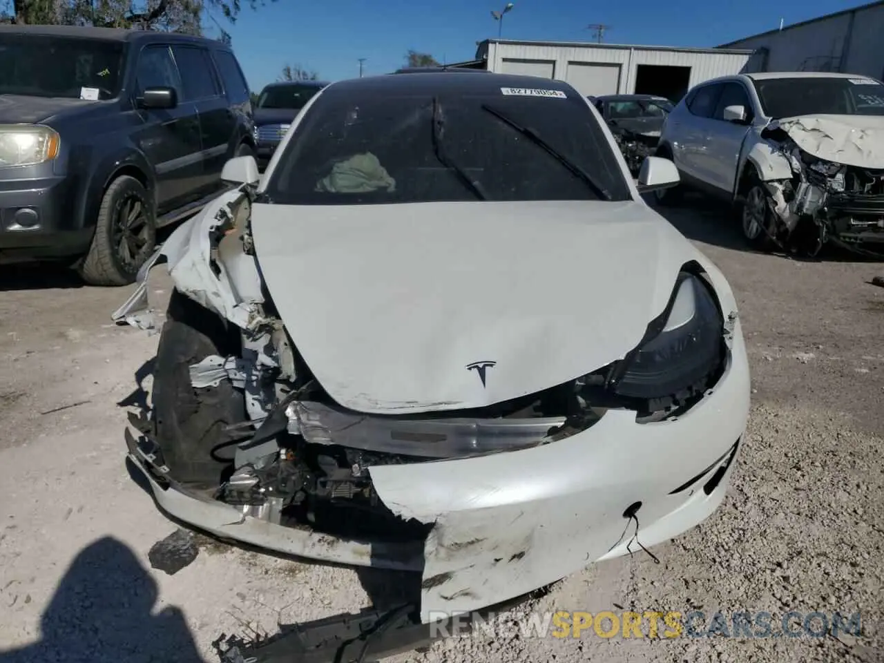 5 Photograph of a damaged car 5YJ3E1EA6NF370867 TESLA MODEL 3 2022