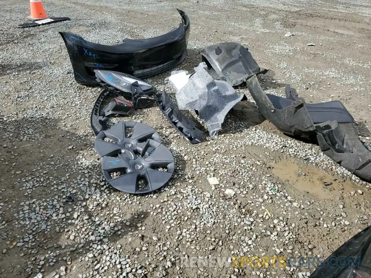 15 Photograph of a damaged car 5YJ3E1EA6NF373722 TESLA MODEL 3 2022