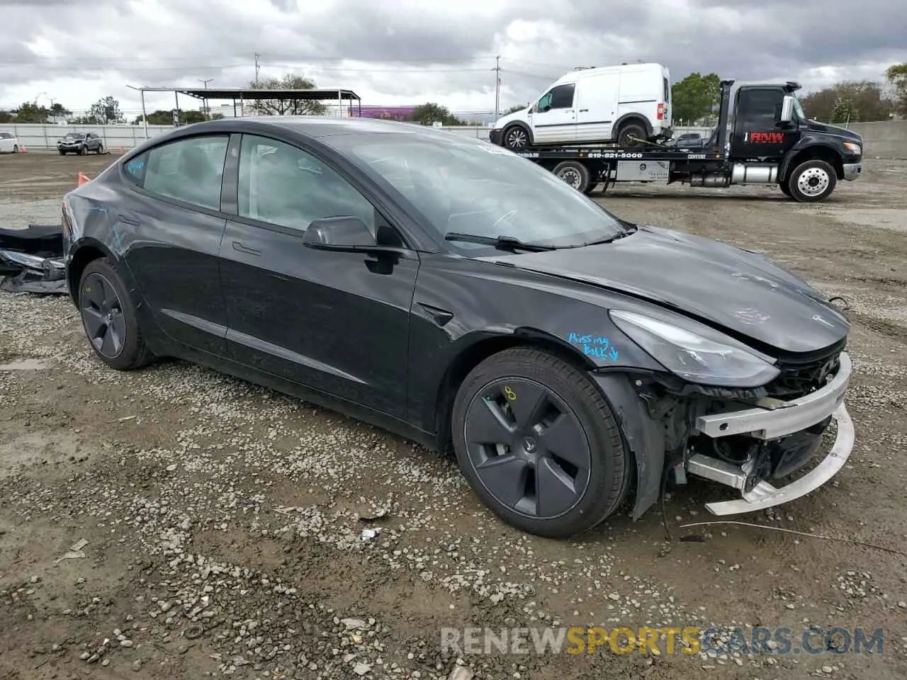4 Photograph of a damaged car 5YJ3E1EA6NF373722 TESLA MODEL 3 2022