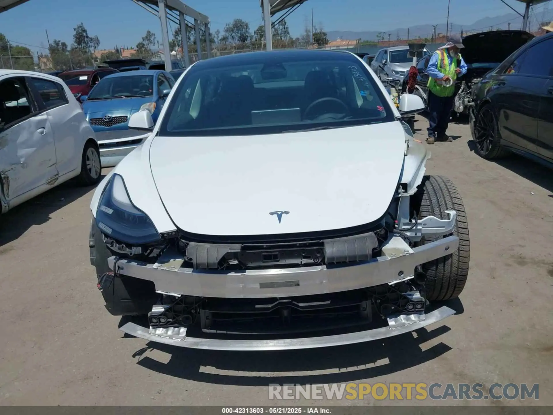 13 Photograph of a damaged car 5YJ3E1EA6NF376605 TESLA MODEL 3 2022