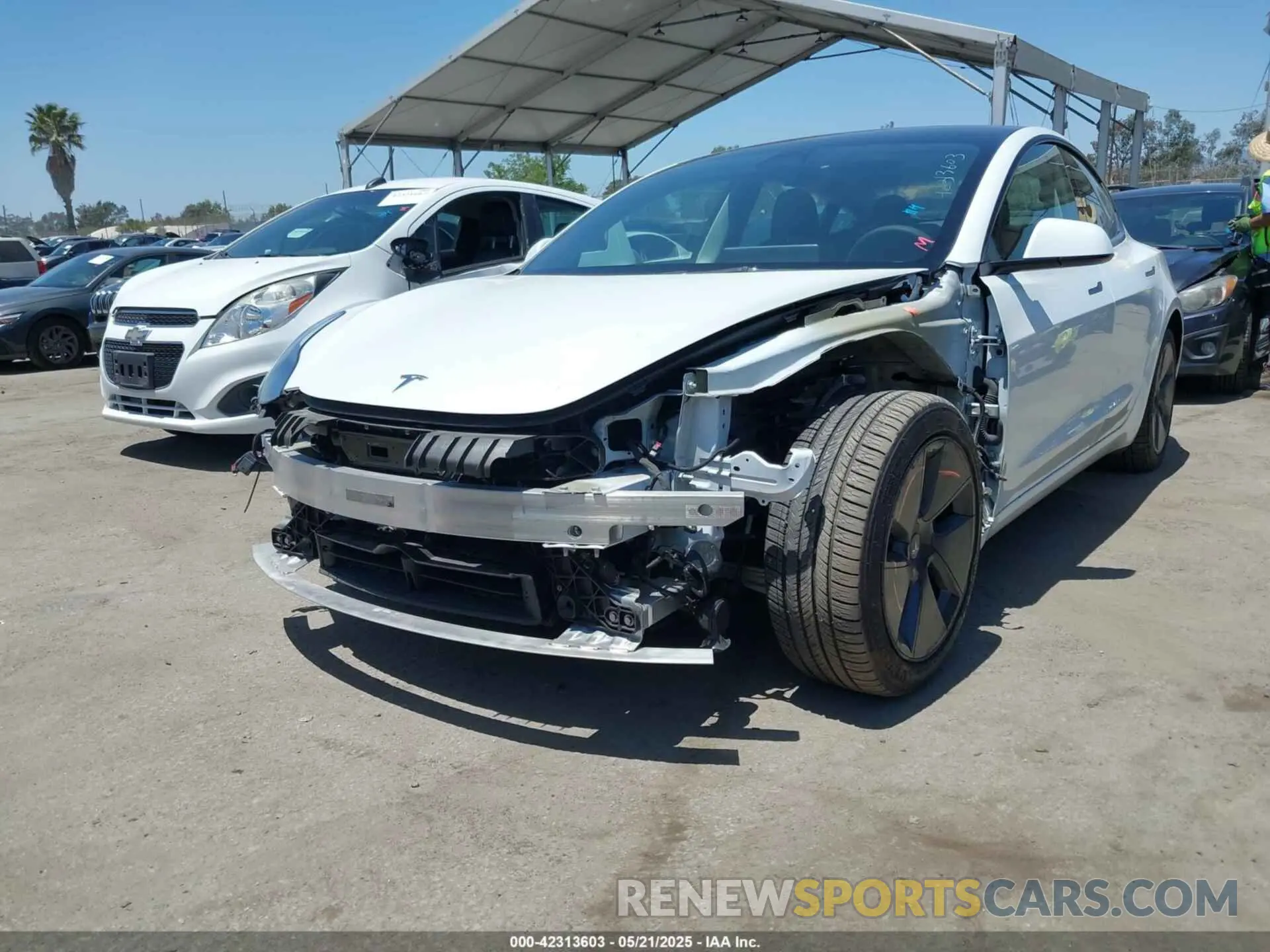 2 Photograph of a damaged car 5YJ3E1EA6NF376605 TESLA MODEL 3 2022