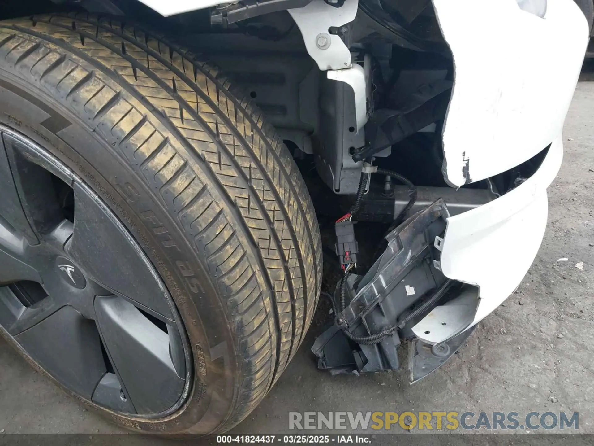 6 Photograph of a damaged car 5YJ3E1EA7NF108758 TESLA MODEL 3 2022