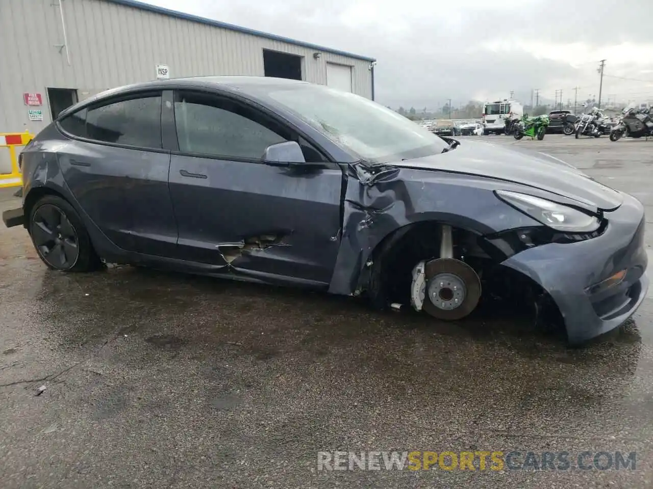 4 Photograph of a damaged car 5YJ3E1EA7NF120974 TESLA MODEL 3 2022