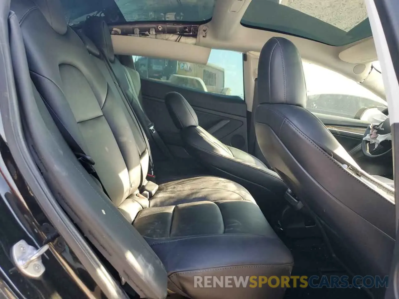 10 Photograph of a damaged car 5YJ3E1EA7NF121994 TESLA MODEL 3 2022