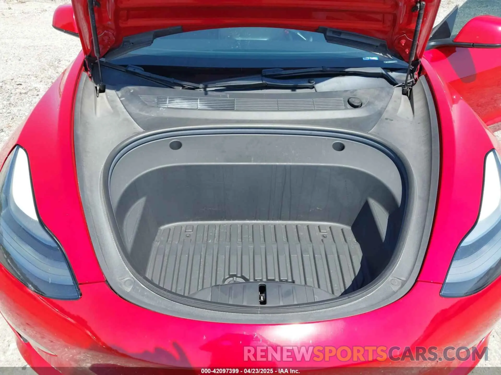 10 Photograph of a damaged car 5YJ3E1EA7NF152114 TESLA MODEL 3 2022