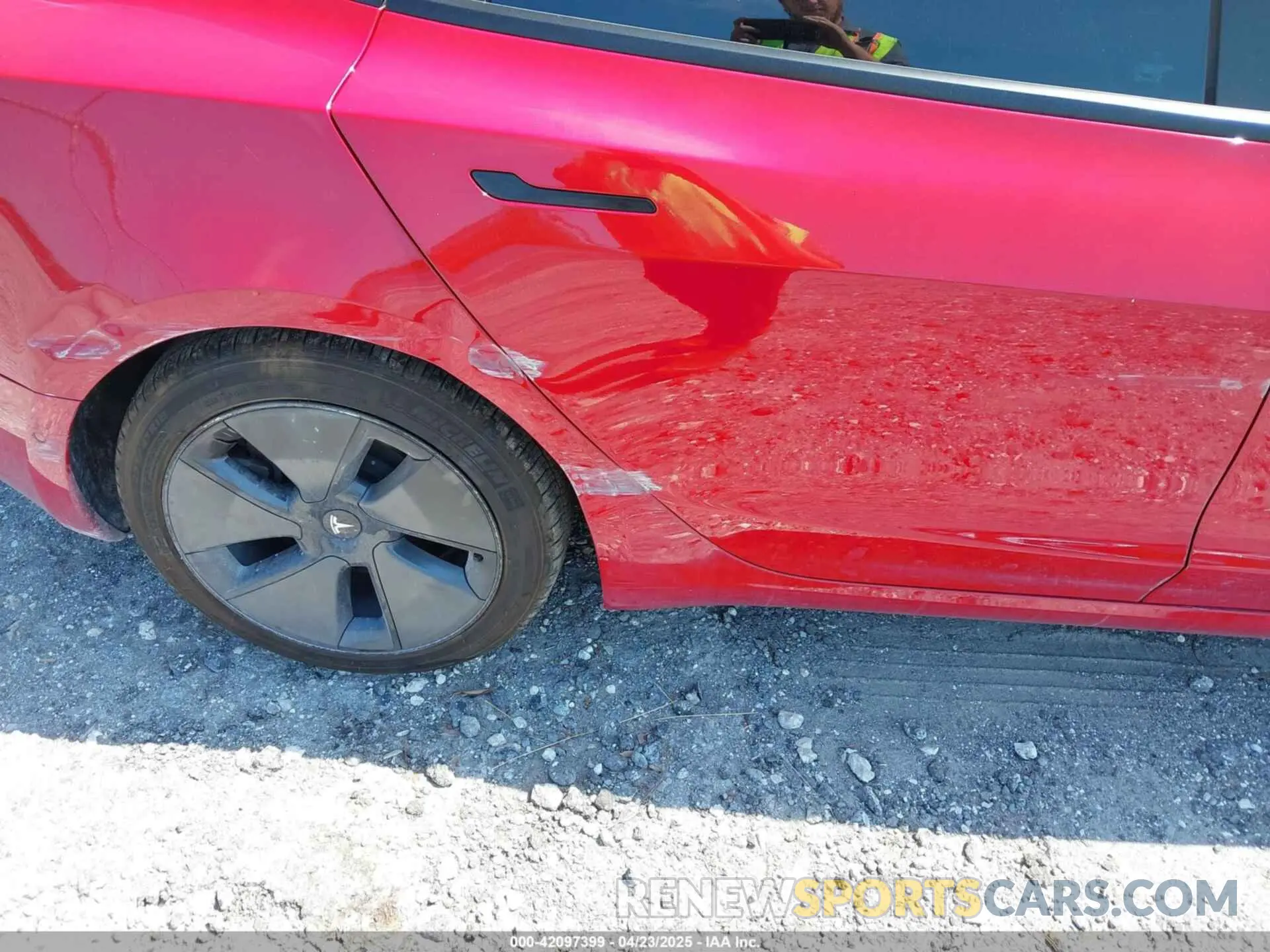 21 Photograph of a damaged car 5YJ3E1EA7NF152114 TESLA MODEL 3 2022