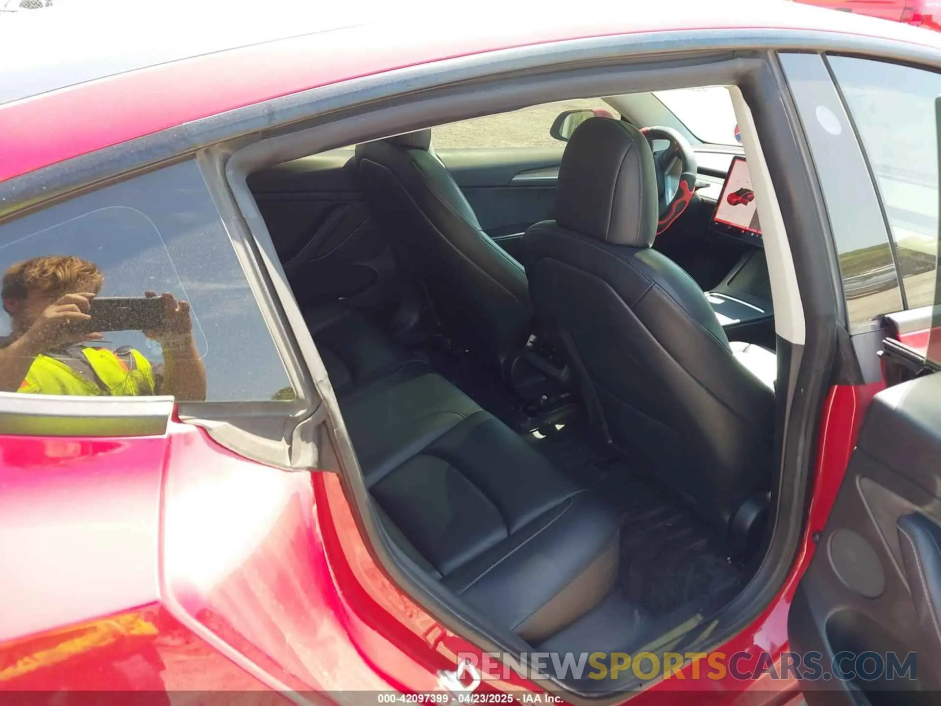 8 Photograph of a damaged car 5YJ3E1EA7NF152114 TESLA MODEL 3 2022
