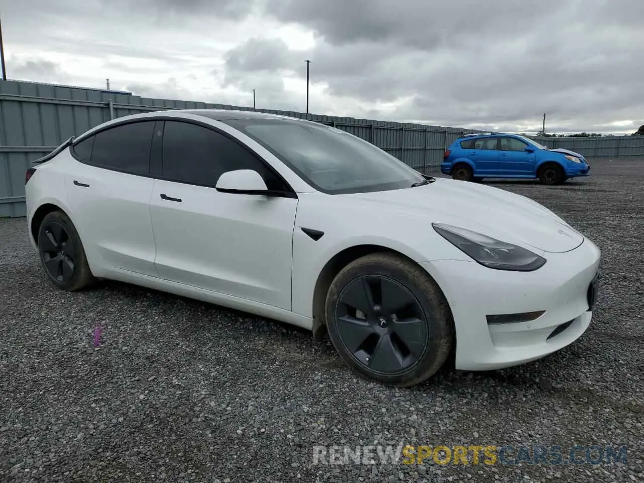 4 Photograph of a damaged car 5YJ3E1EA7NF152775 TESLA MODEL 3 2022