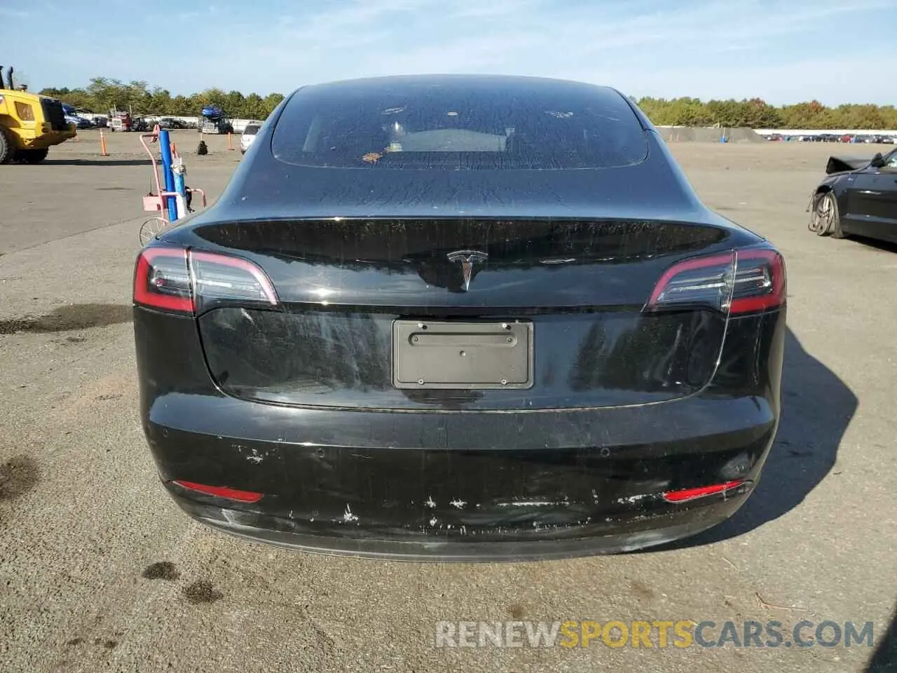 6 Photograph of a damaged car 5YJ3E1EA7NF184870 TESLA MODEL 3 2022