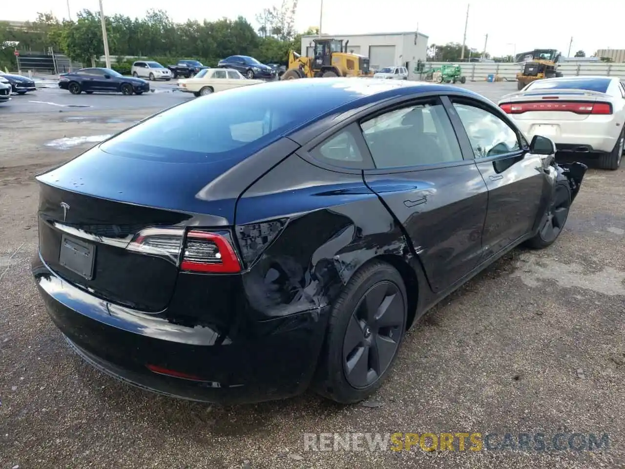 4 Photograph of a damaged car 5YJ3E1EA7NF185310 TESLA MODEL 3 2022