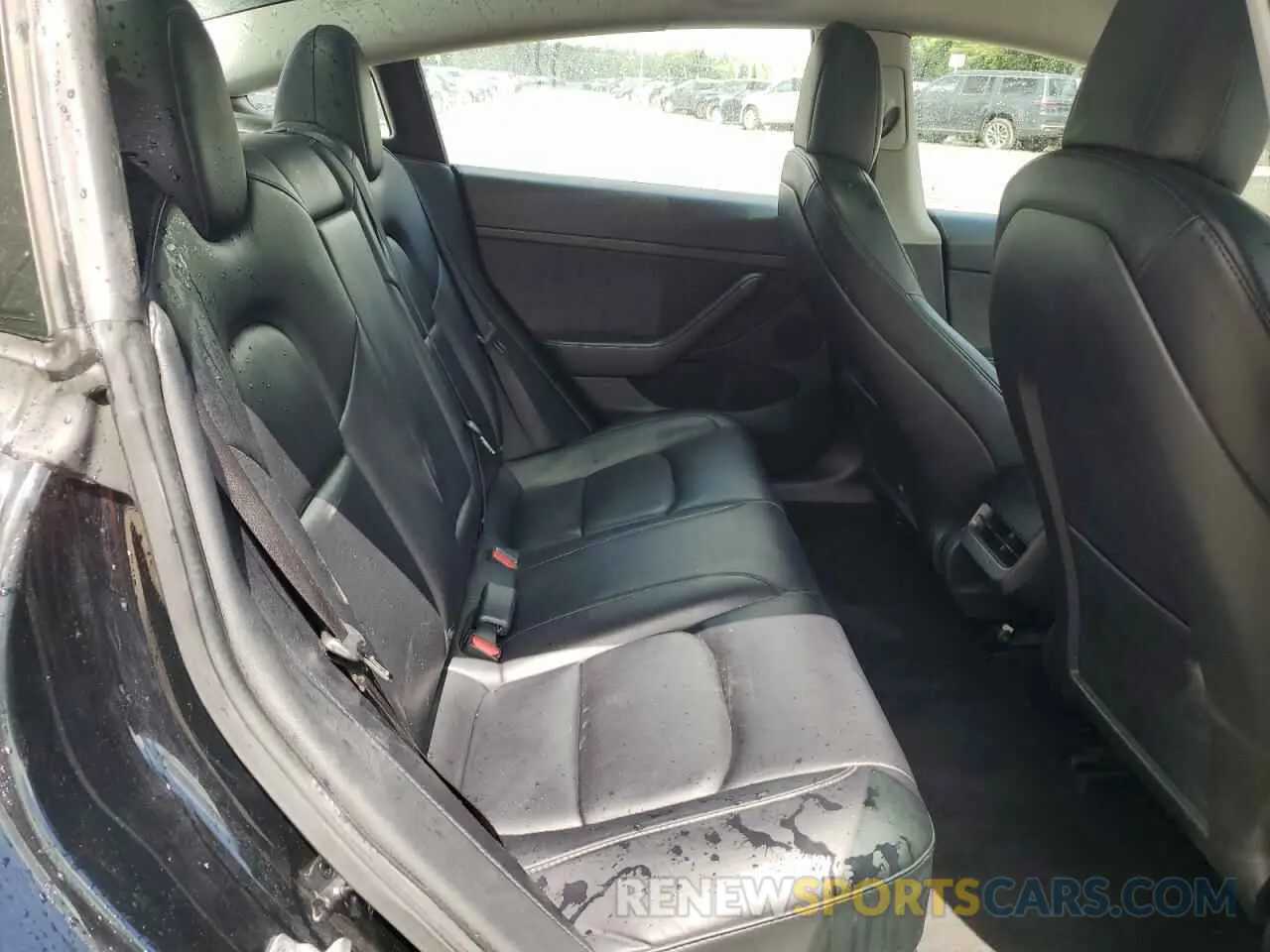 10 Photograph of a damaged car 5YJ3E1EA7NF185338 TESLA MODEL 3 2022