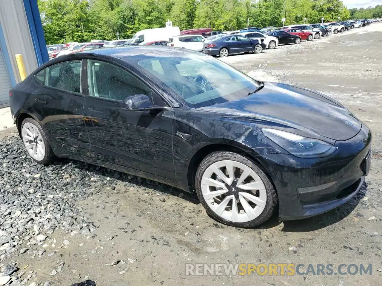 4 Photograph of a damaged car 5YJ3E1EA7NF185338 TESLA MODEL 3 2022