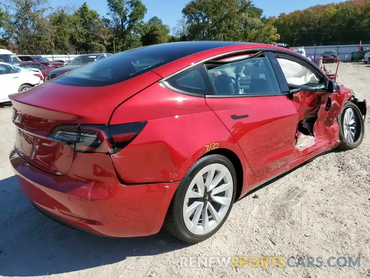 4 Photograph of a damaged car 5YJ3E1EA7NF186327 TESLA MODEL 3 2022