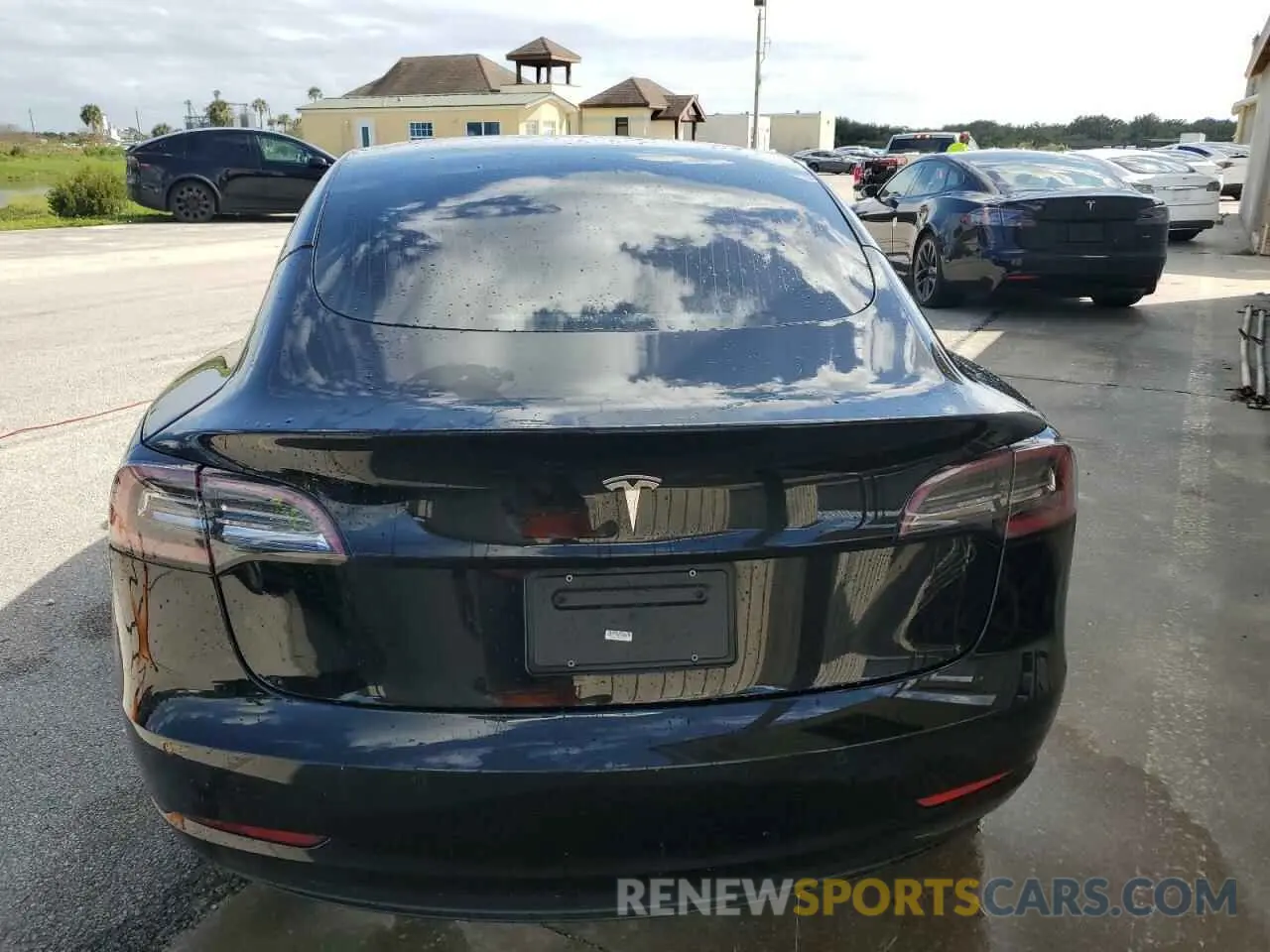 6 Photograph of a damaged car 5YJ3E1EA7NF186733 TESLA MODEL 3 2022