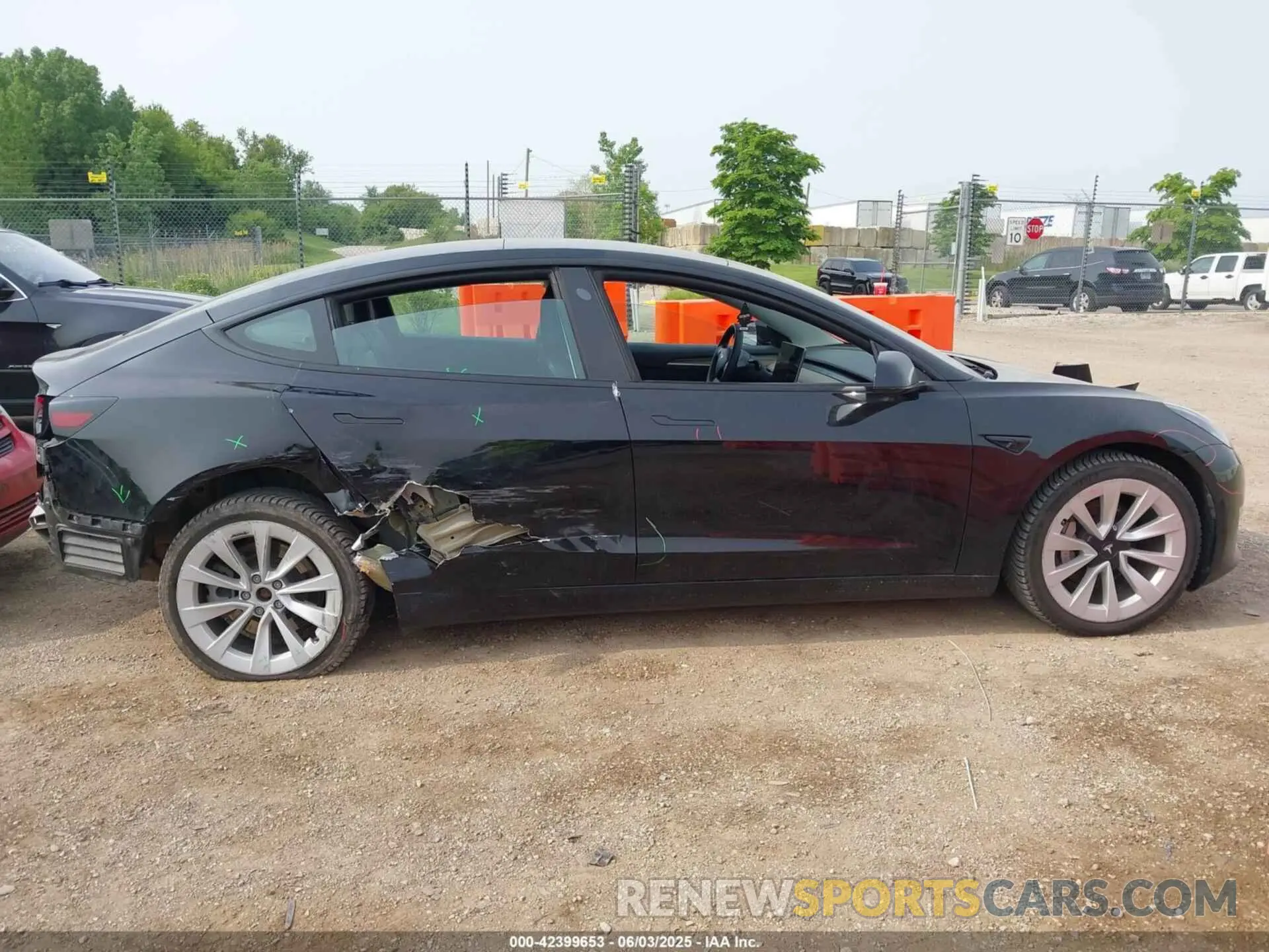 14 Photograph of a damaged car 5YJ3E1EA7NF188627 TESLA MODEL 3 2022