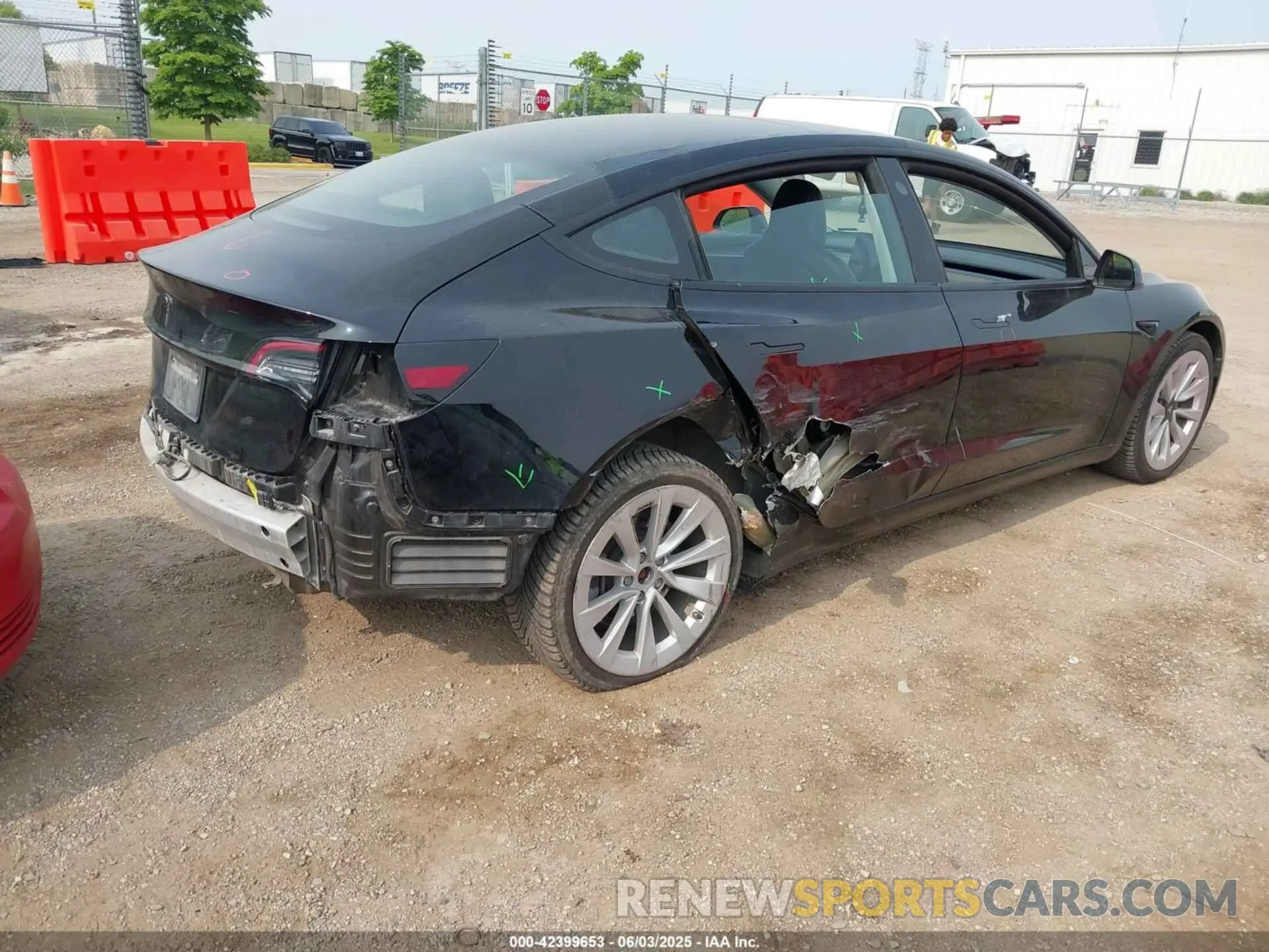 4 Photograph of a damaged car 5YJ3E1EA7NF188627 TESLA MODEL 3 2022