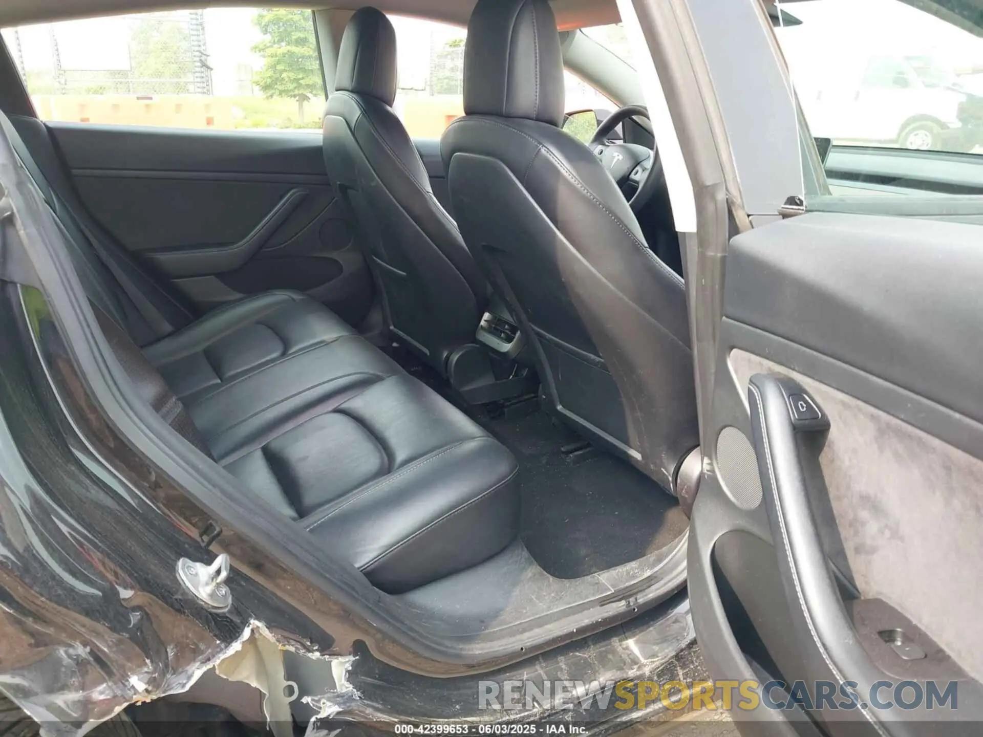8 Photograph of a damaged car 5YJ3E1EA7NF188627 TESLA MODEL 3 2022
