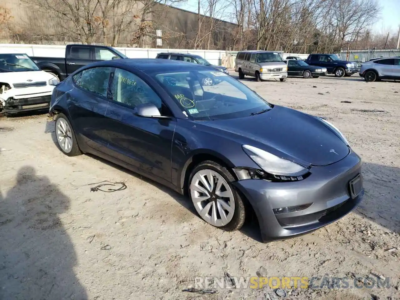 4 Photograph of a damaged car 5YJ3E1EA7NF192077 TESLA MODEL 3 2022