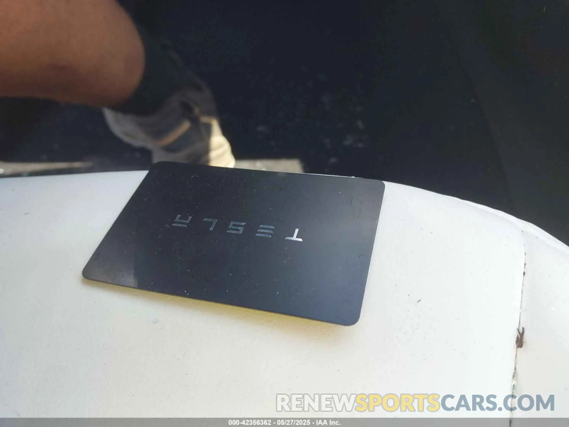 11 Photograph of a damaged car 5YJ3E1EA7NF253475 TESLA MODEL 3 2022