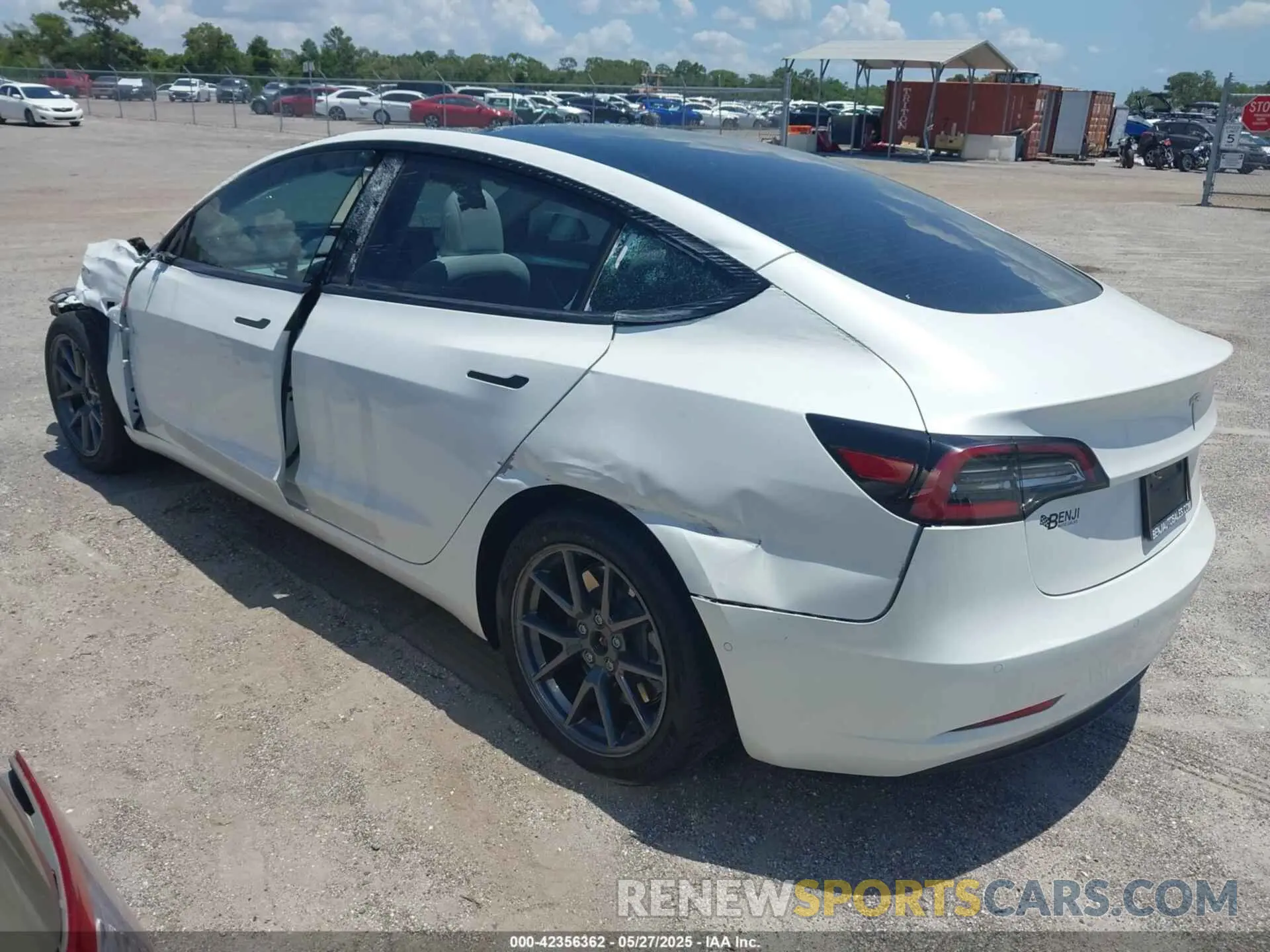3 Photograph of a damaged car 5YJ3E1EA7NF253475 TESLA MODEL 3 2022