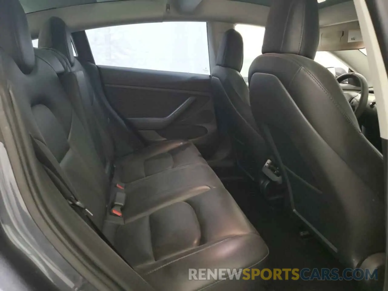 10 Photograph of a damaged car 5YJ3E1EA7NF289487 TESLA MODEL 3 2022