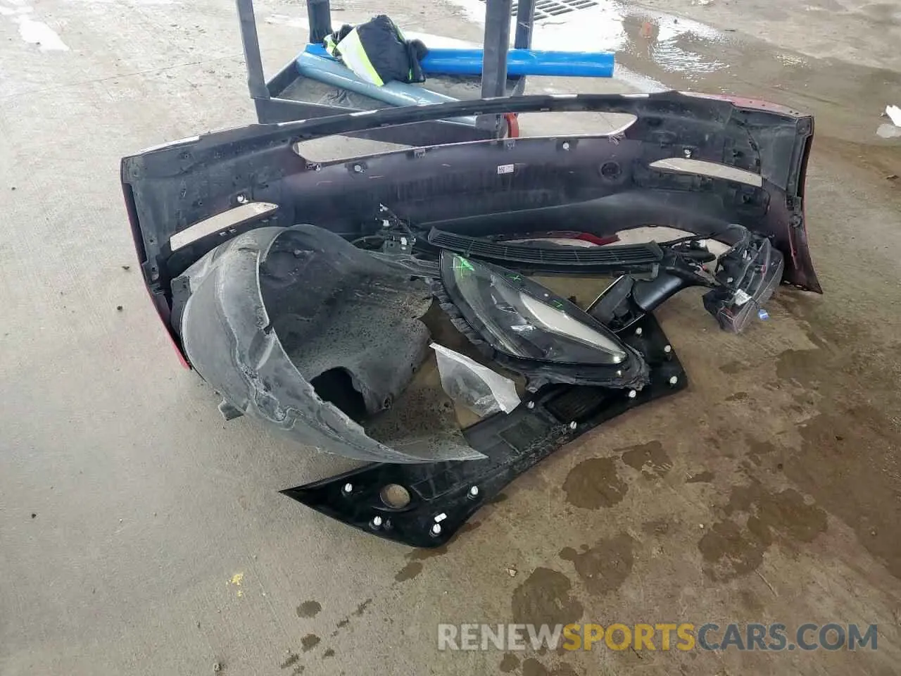 12 Photograph of a damaged car 5YJ3E1EA7NF289960 TESLA MODEL 3 2022