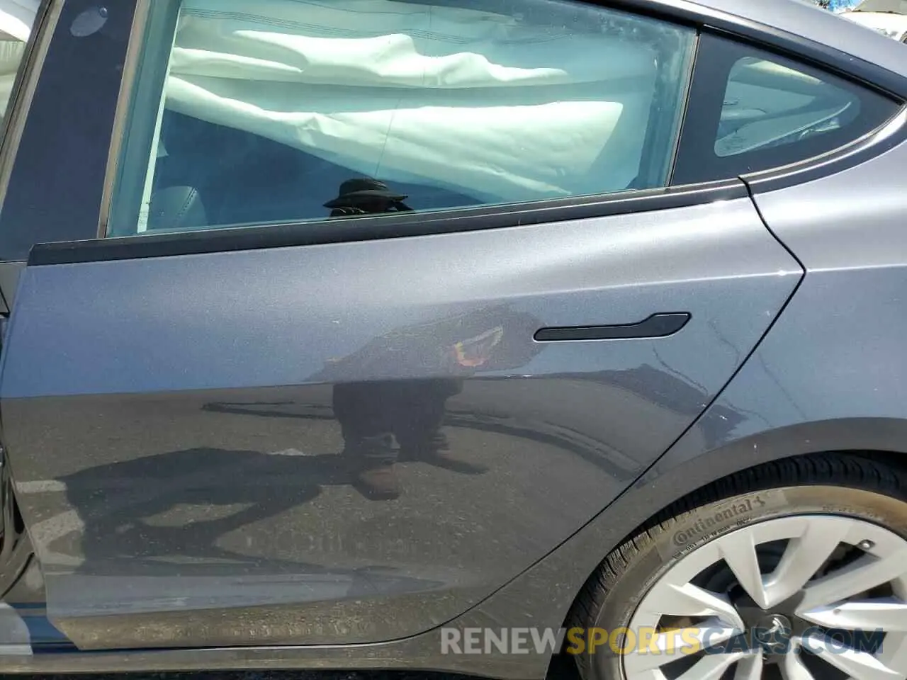 10 Photograph of a damaged car 5YJ3E1EA7NF294284 TESLA MODEL 3 2022
