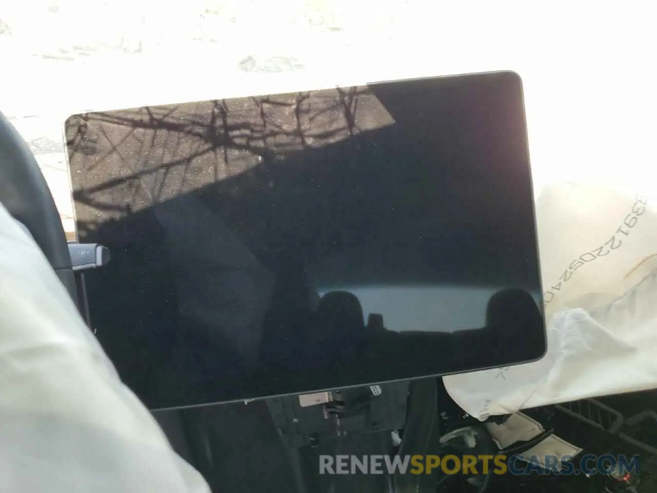 9 Photograph of a damaged car 5YJ3E1EA7NF294284 TESLA MODEL 3 2022