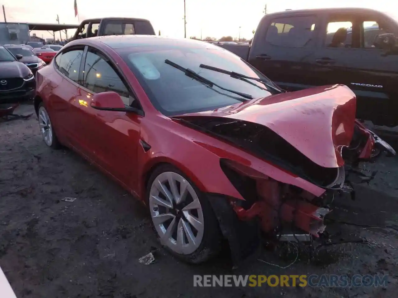 4 Photograph of a damaged car 5YJ3E1EA7NF304683 TESLA MODEL 3 2022