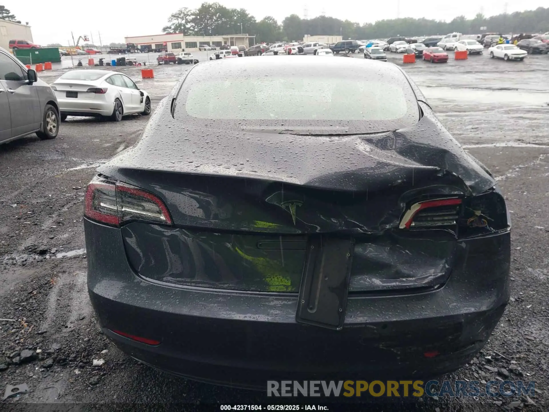 16 Photograph of a damaged car 5YJ3E1EA7NF316347 TESLA MODEL 3 2022