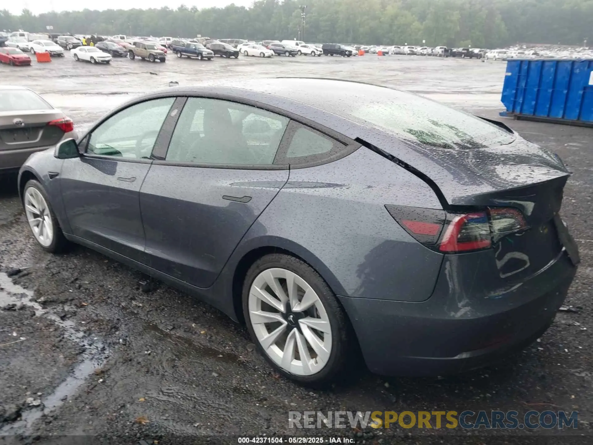 3 Photograph of a damaged car 5YJ3E1EA7NF316347 TESLA MODEL 3 2022