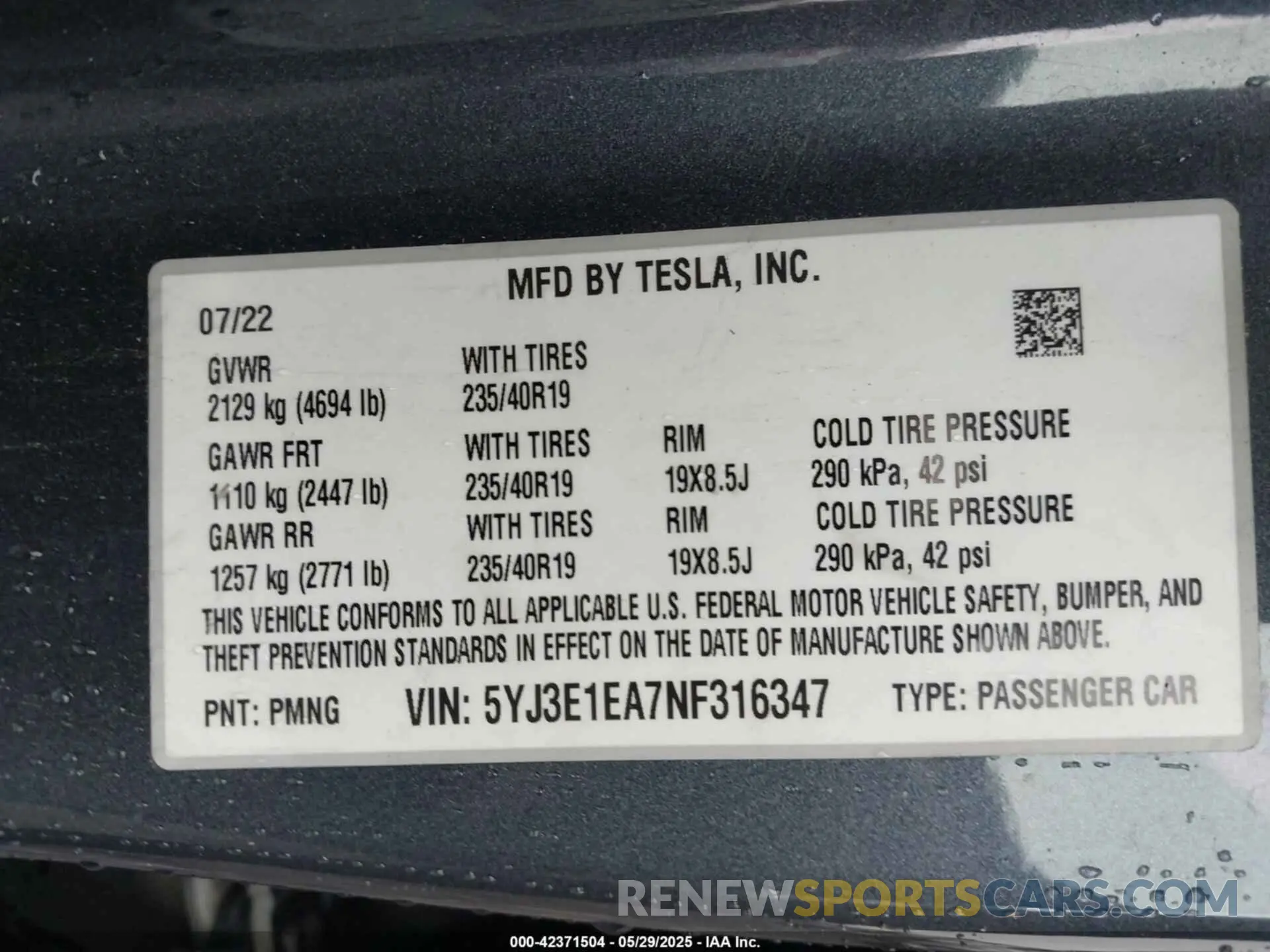 9 Photograph of a damaged car 5YJ3E1EA7NF316347 TESLA MODEL 3 2022