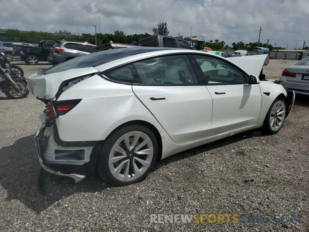 3 Photograph of a damaged car 5YJ3E1EA7NF328935 TESLA MODEL 3 2022