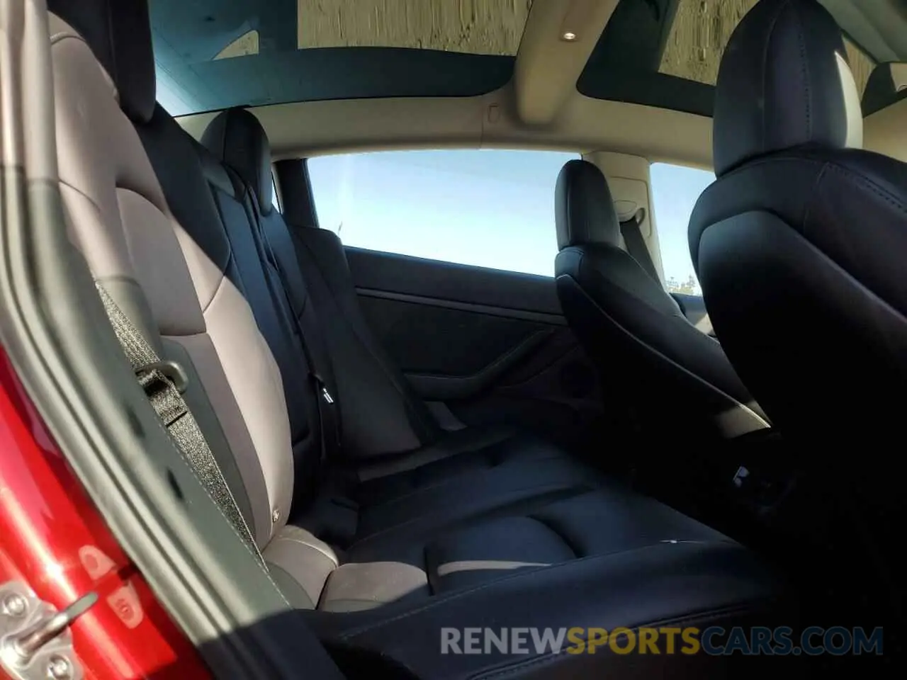 11 Photograph of a damaged car 5YJ3E1EA7NF330779 TESLA MODEL 3 2022