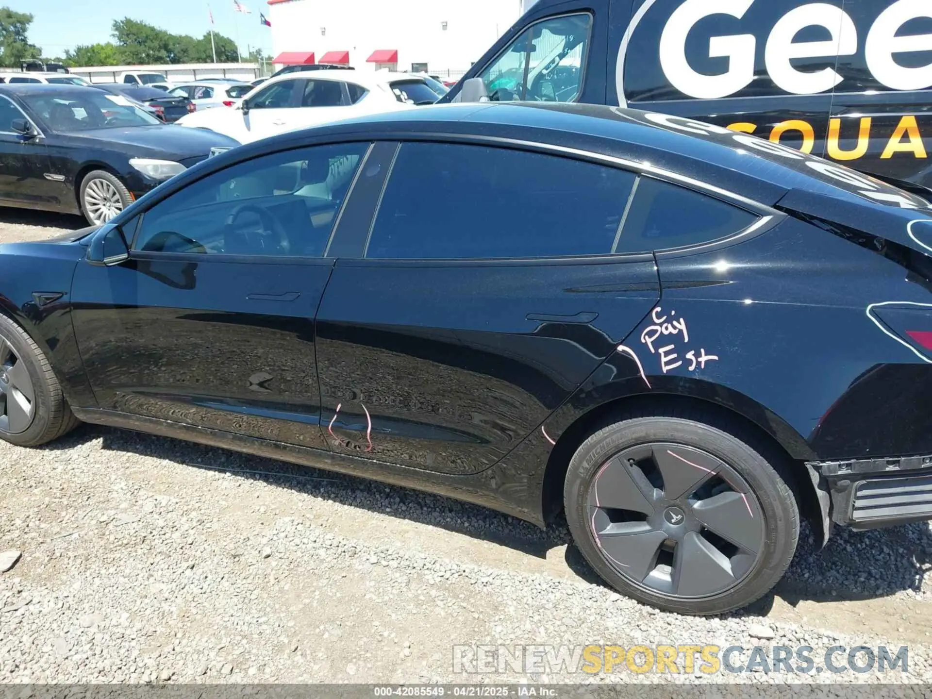 14 Photograph of a damaged car 5YJ3E1EA7NF331382 TESLA MODEL 3 2022