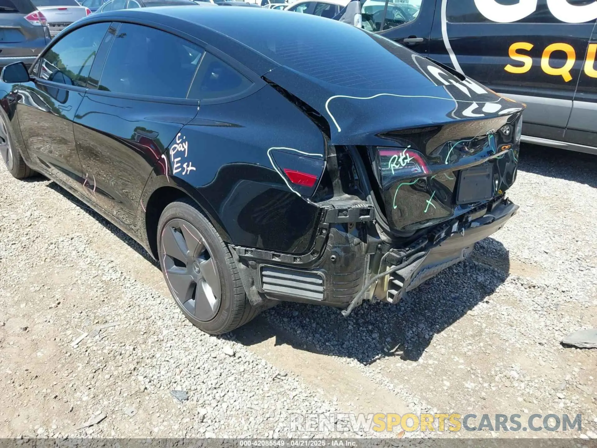 19 Photograph of a damaged car 5YJ3E1EA7NF331382 TESLA MODEL 3 2022