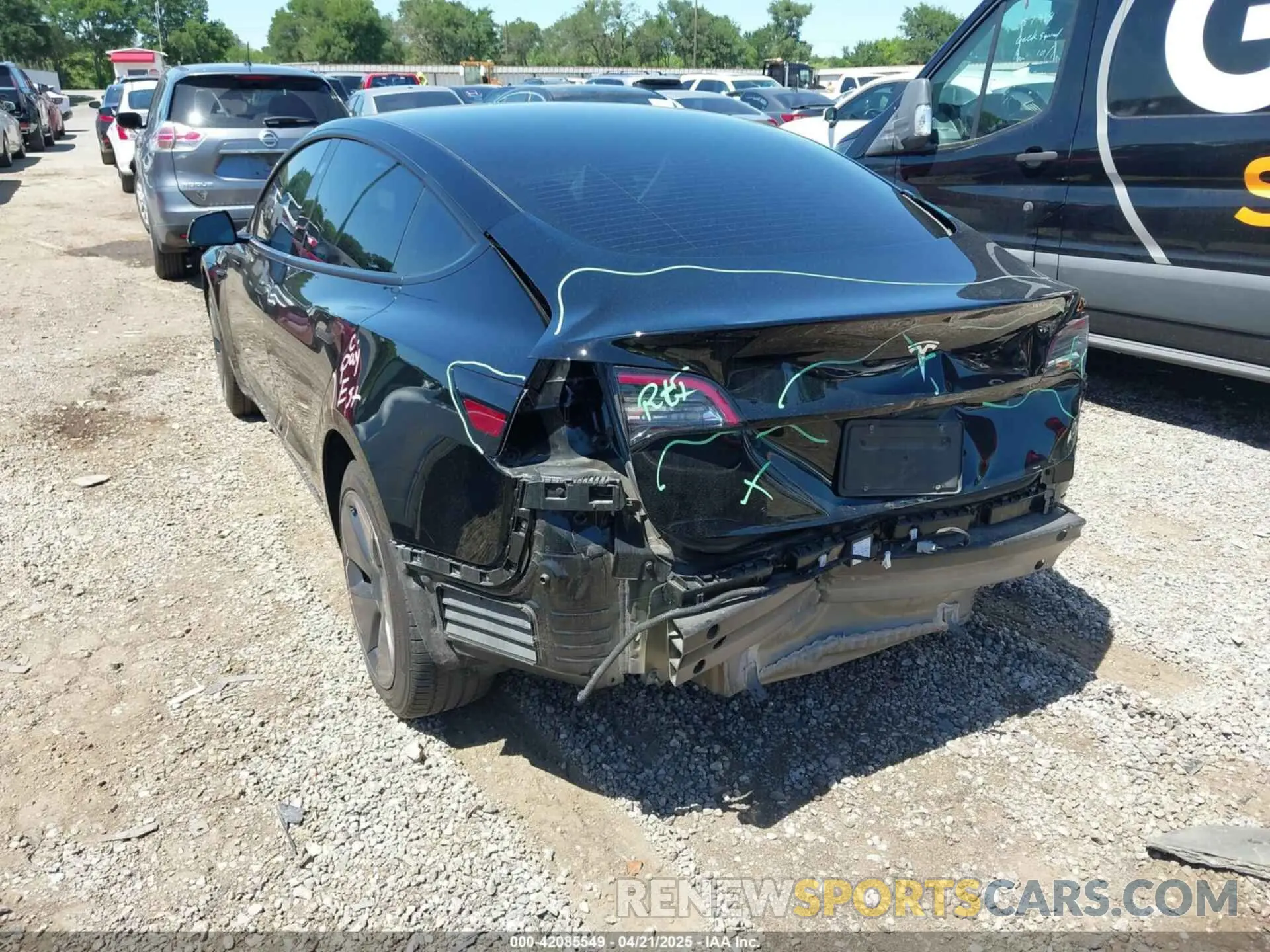 3 Photograph of a damaged car 5YJ3E1EA7NF331382 TESLA MODEL 3 2022