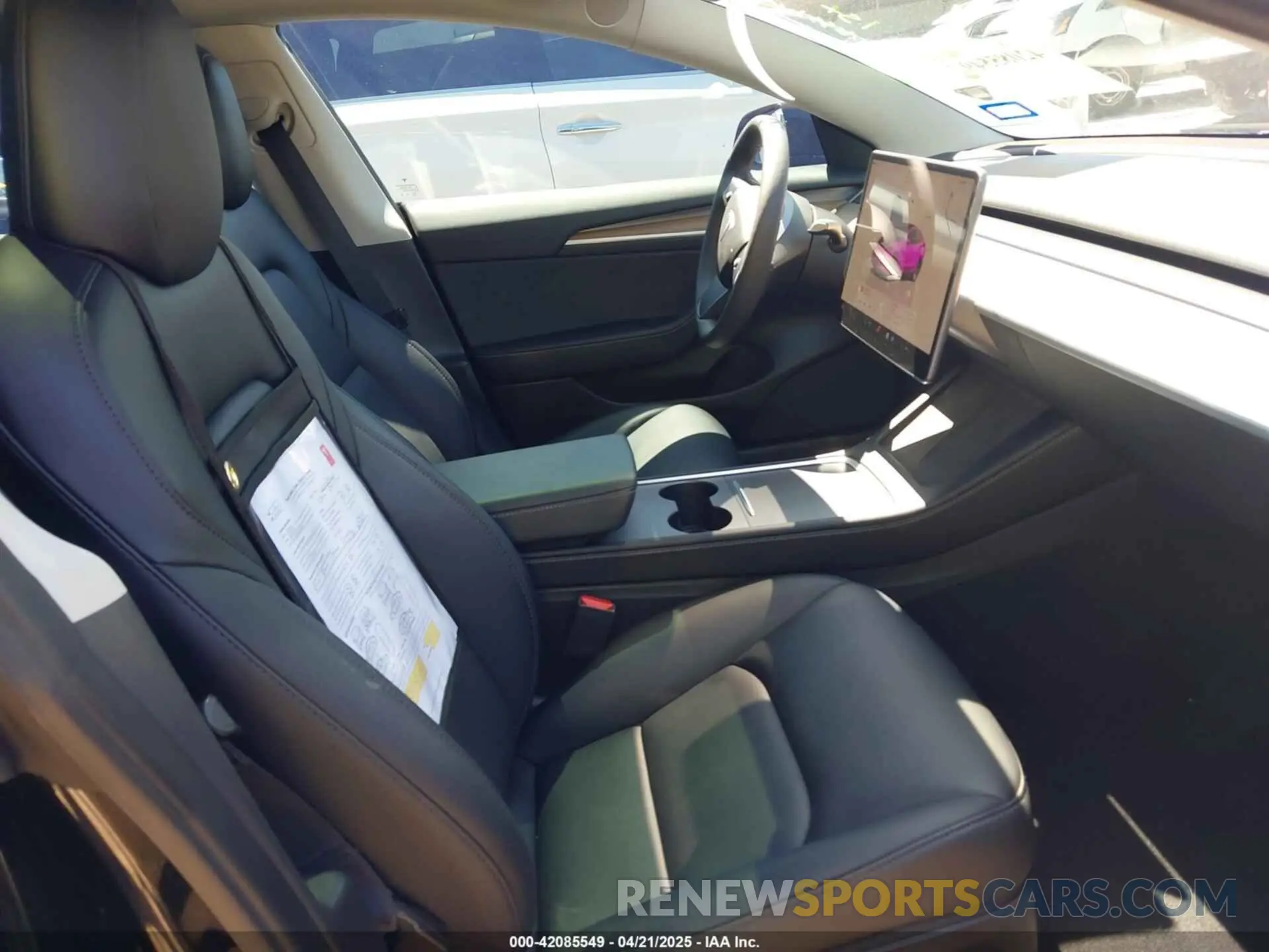 5 Photograph of a damaged car 5YJ3E1EA7NF331382 TESLA MODEL 3 2022
