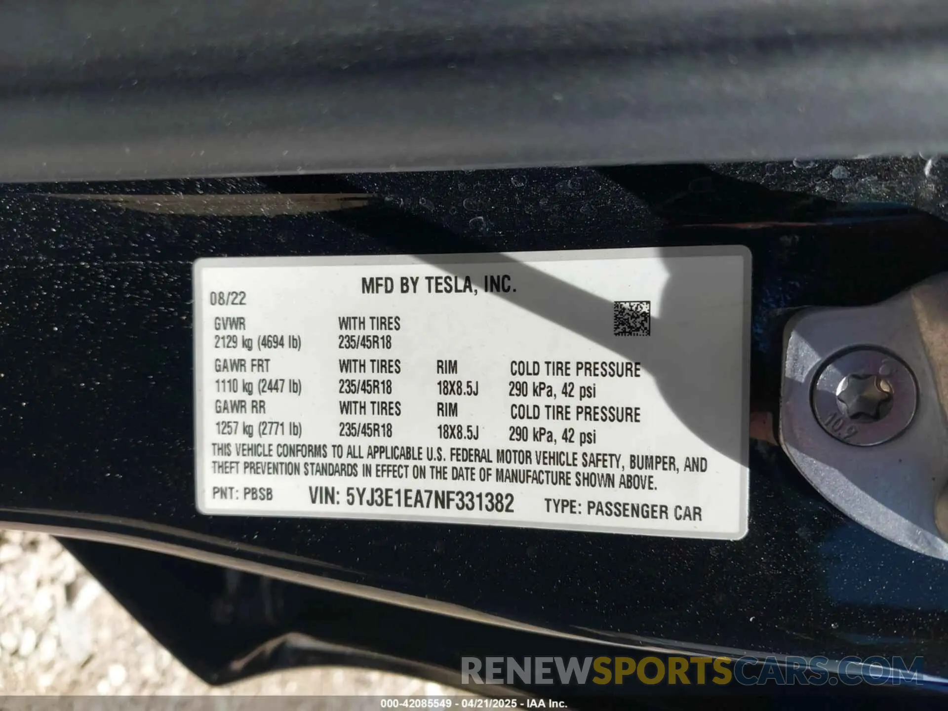 9 Photograph of a damaged car 5YJ3E1EA7NF331382 TESLA MODEL 3 2022