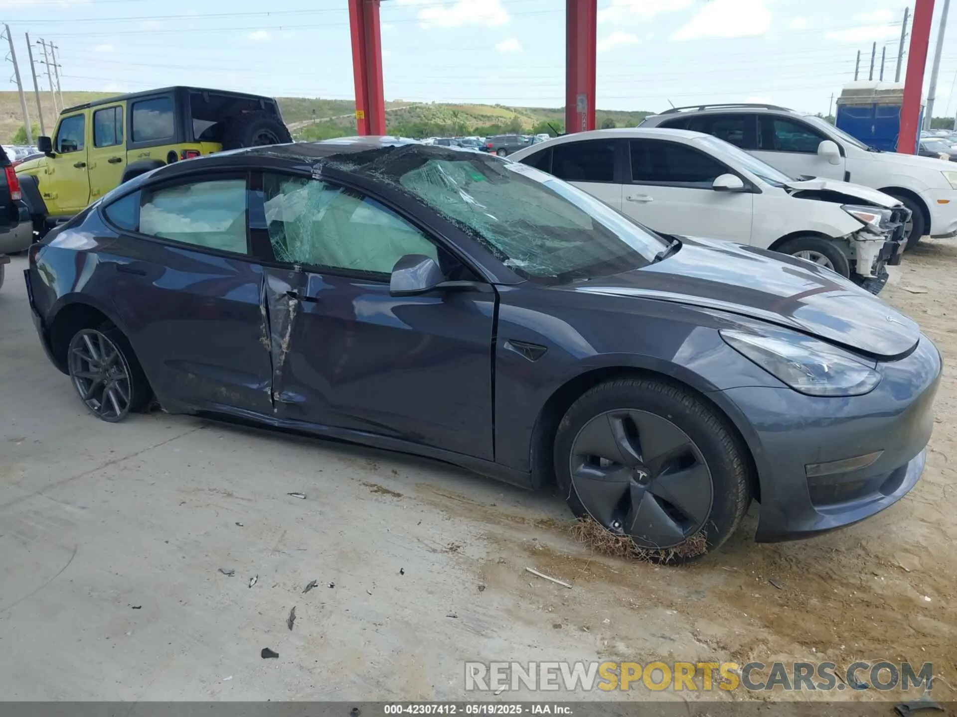 13 Photograph of a damaged car 5YJ3E1EA7NF342883 TESLA MODEL 3 2022