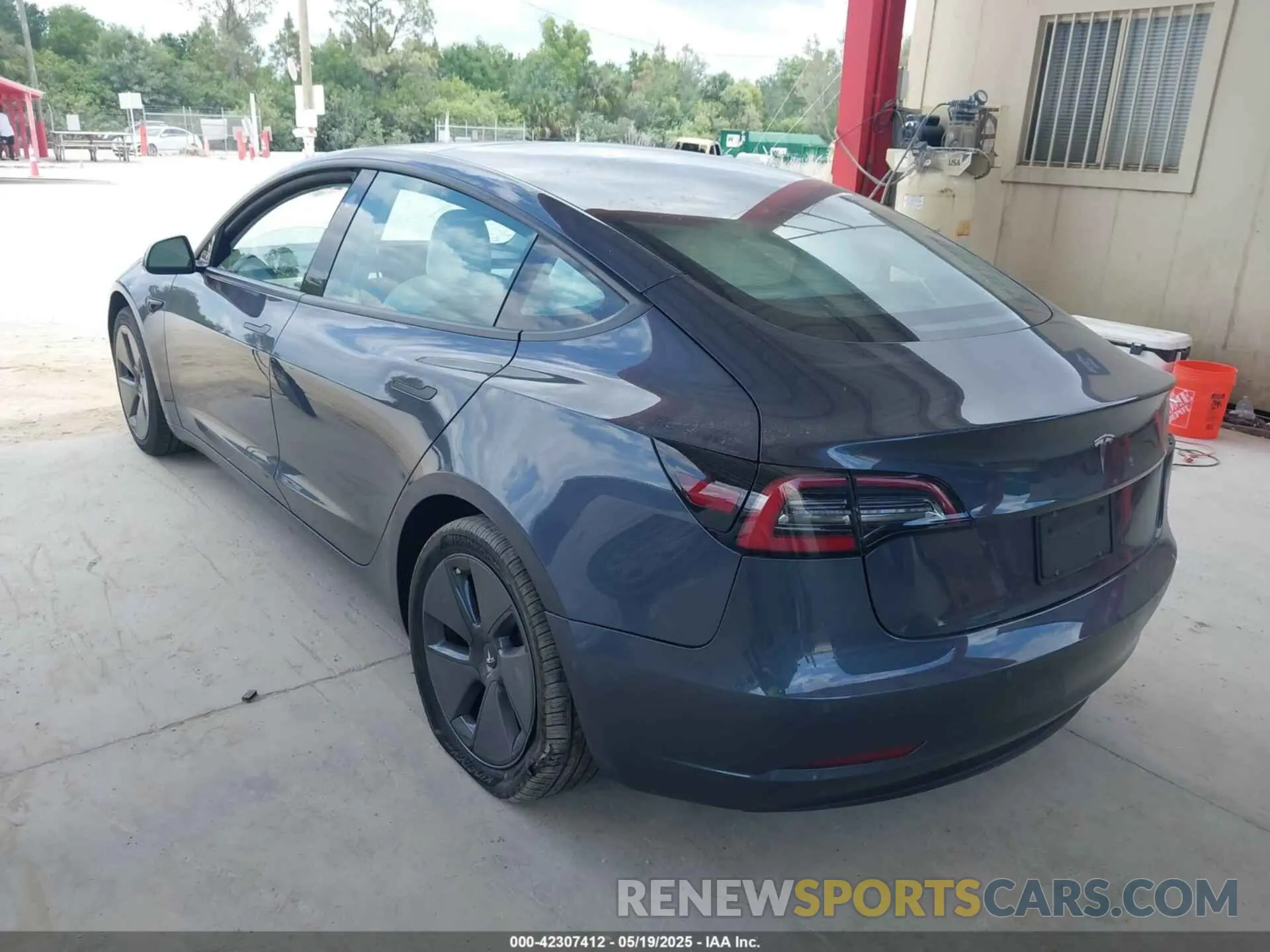 3 Photograph of a damaged car 5YJ3E1EA7NF342883 TESLA MODEL 3 2022